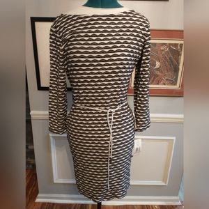 NWT Black/Gray/White textured Sharagano Dress size 10 has stretch